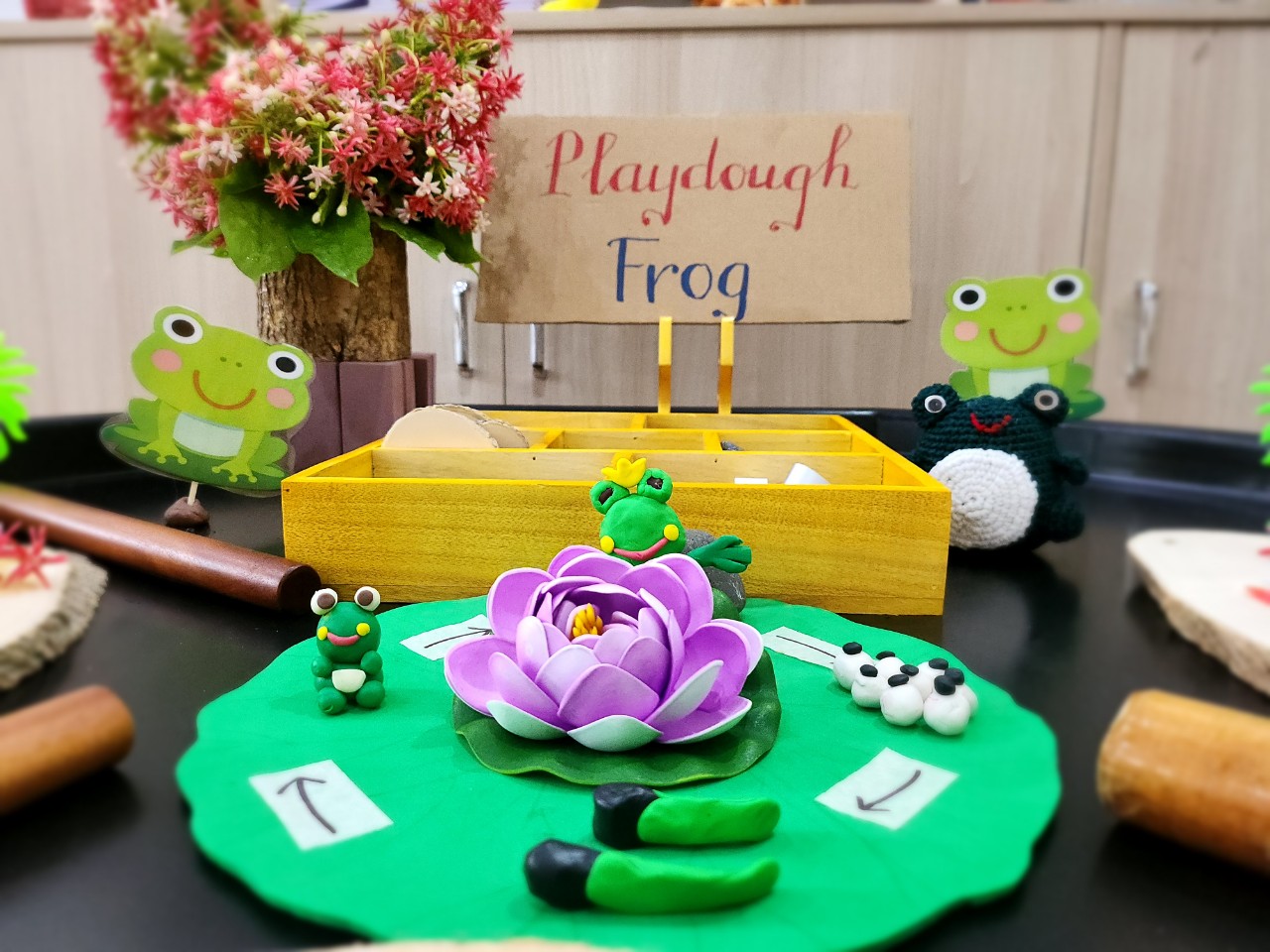 Tạo hình chú ếch bằng đất nặn